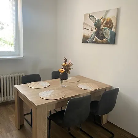 Cerna Ruze - 3 Apartment *